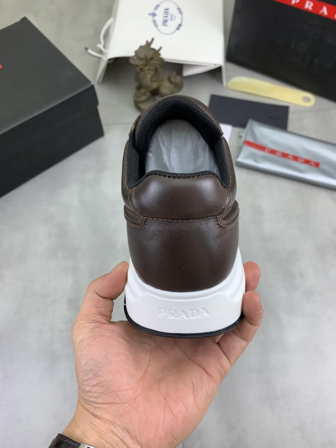 Men's men's shoes P600 💰[actual price] top quality, new popular models on the official website, timeless for a century, 🆘 The trendy brand (Prada) mainly promotes popular models, avant-garde and versatile fashionable men's shoes, privately molded, with cowhide splicing and 1:1 oil edge treatment... fashionable and simple, original imported cowhide with python skin, cowhide leather lining for feet; the atmosphere and personality are more fashionable, eye-catching and pursuing class. It will subvert the old idea and be a must-have for fashionistas who want to spend time with you! Must keep it! High-end comfortable and low-cost, high-end quality workmanship. Size: 38-45 4️⃣ colors available. full package